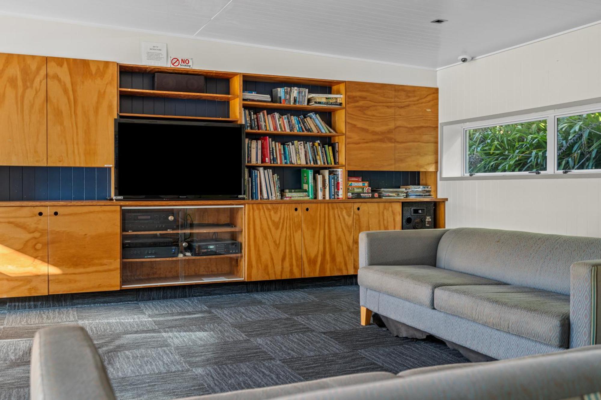 Tasman Holiday Parks - Waihi Beach Dış mekan fotoğraf The interior of the house