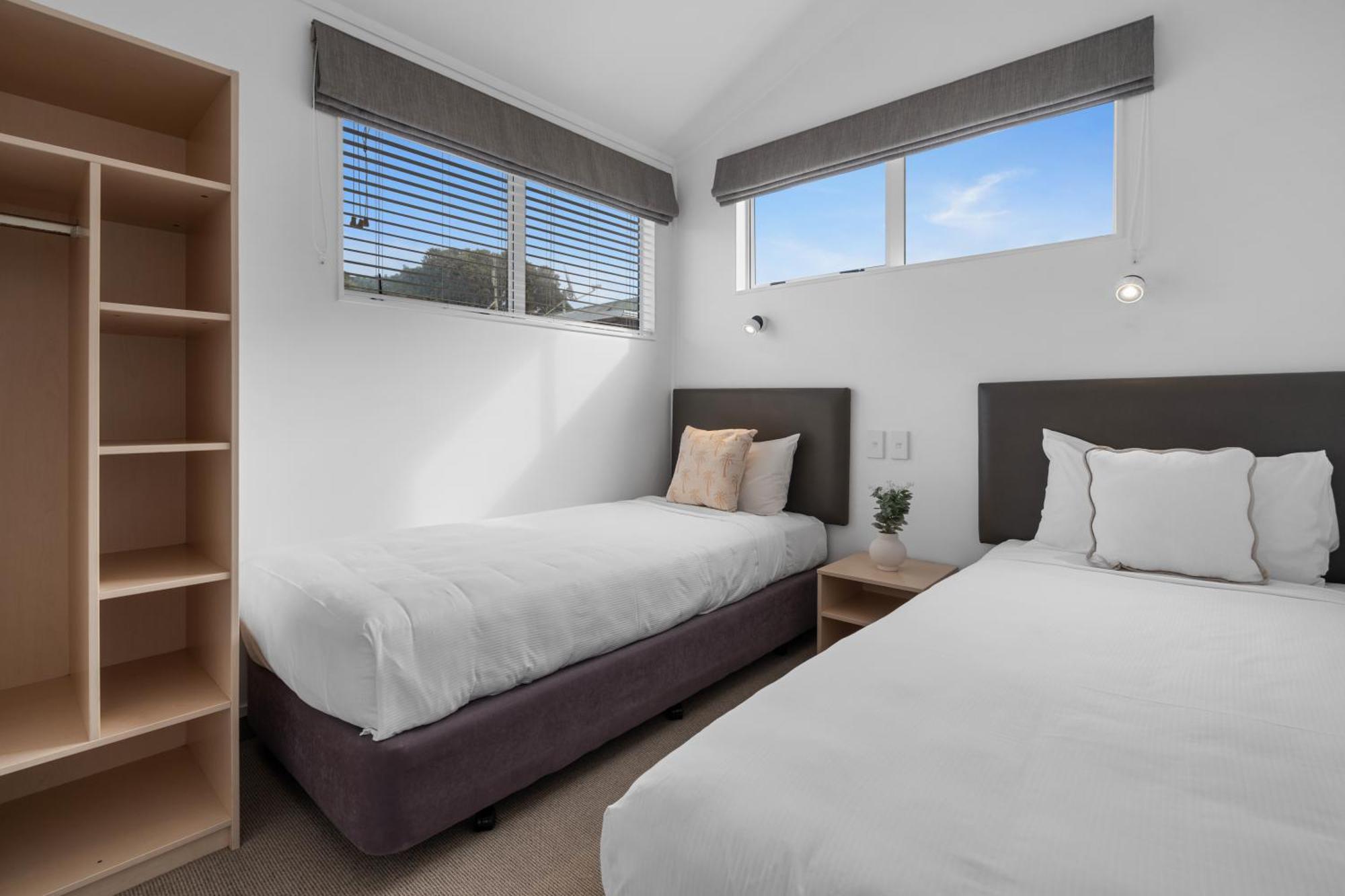 Tasman Holiday Parks - Waihi Beach Dış mekan fotoğraf A bedroom at the hotel